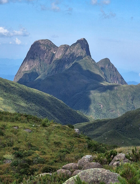Pico Paraná visto do cume do Tucum. 2024.